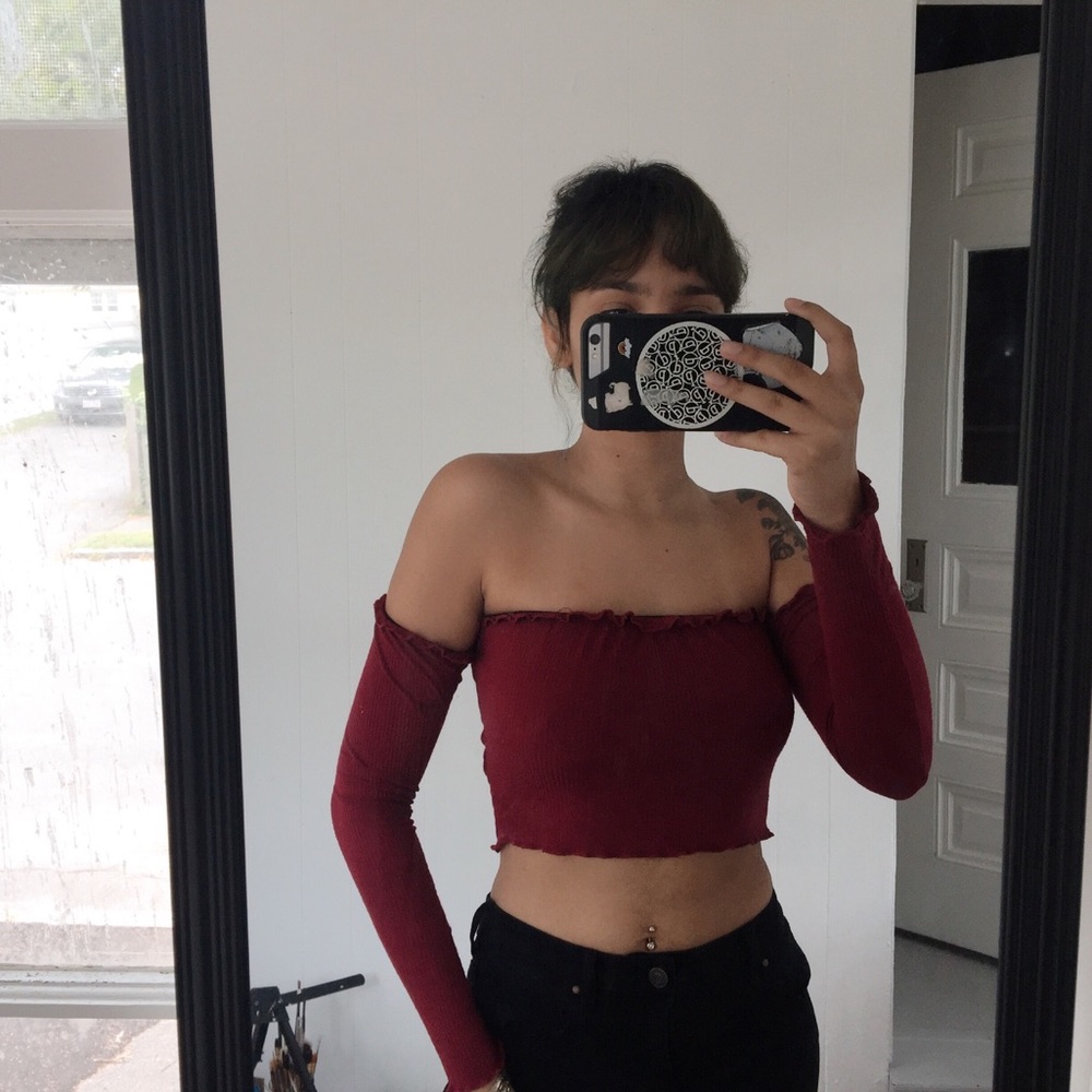 Long sleeve, off the shoulder top